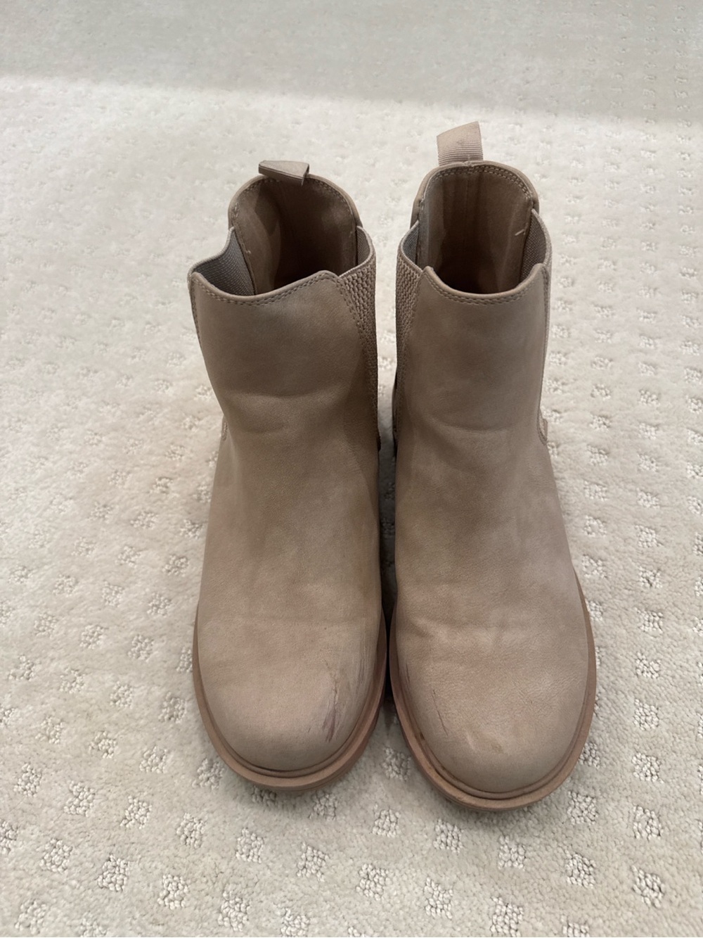 Soda Taupe Chelsea Ankle Boots Lug Sole Pull On Booties Size 8.5